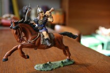 Elastolin Figur Hunne mit Horn