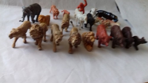 Alte kunststofffiguren - 22,